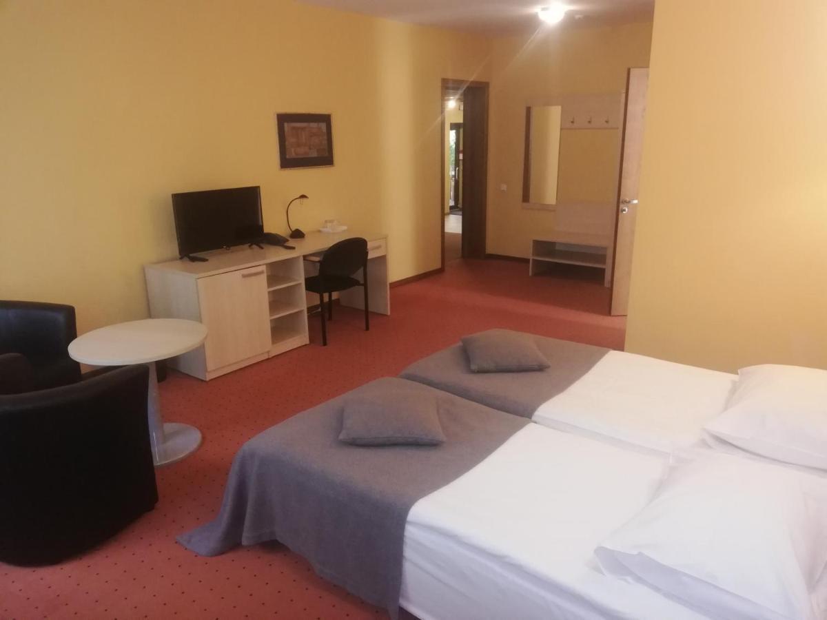 Hotel Senas Namas Alytus Esterno foto